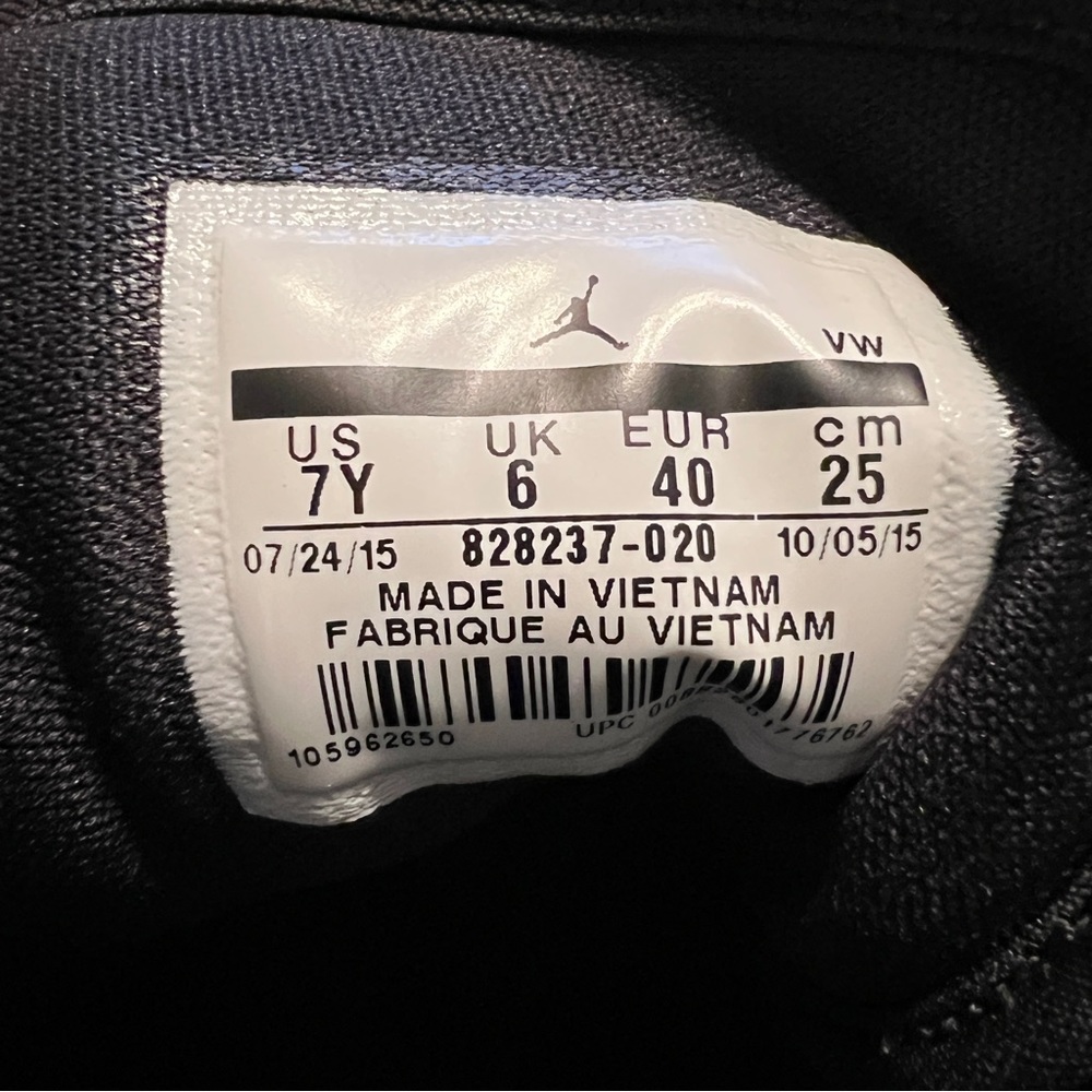 Nike Air Jordan 1 Flight 4 Black Hightop Sneakers (7Y) - Picture 6 of 6